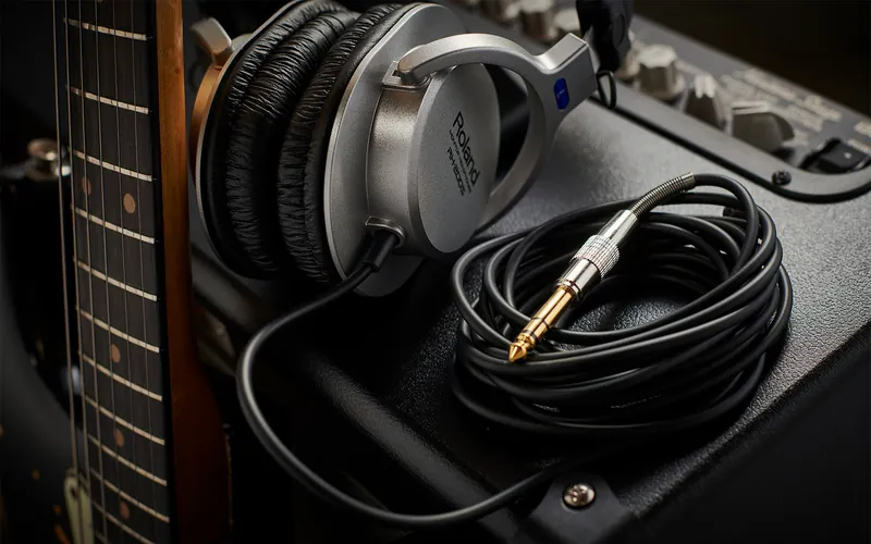 Closed-back practice headphones
